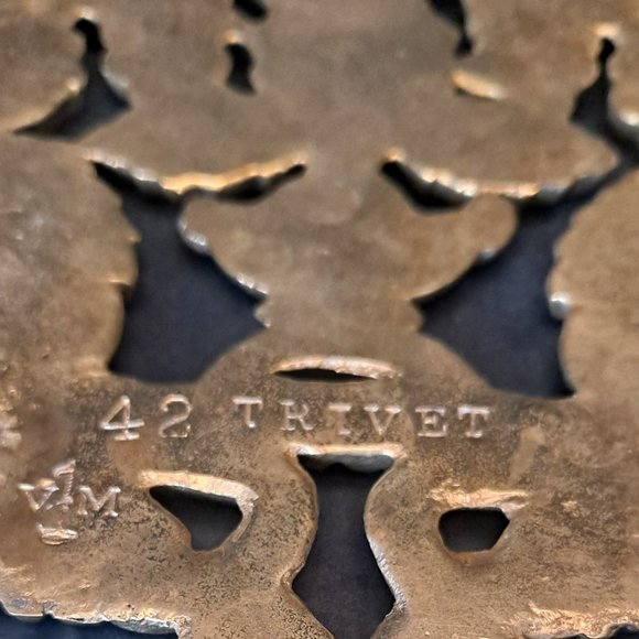 VINTAGE BRASS TRIVET - Picture 4 of 6